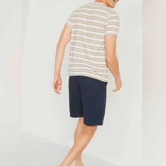 NWT OLD NAVY Shorts Chino Size 33 Navy Broken In Straight Adult - Picture 2 of 10